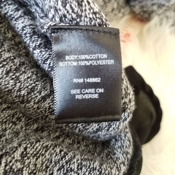 Torrid size 3 sweater with rose applique - Picture 5 of 8